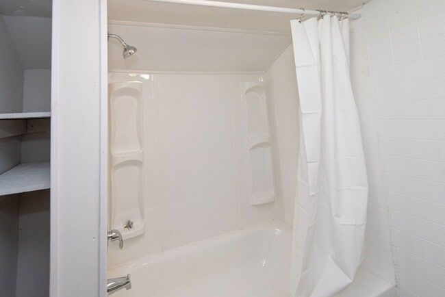 Building Photo - WESTWOOD - Freshly updated 4 bed 2.5 bath home