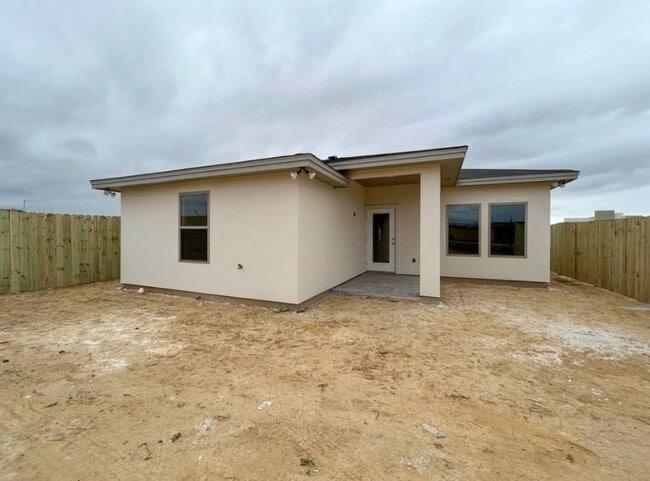 Building Photo - 1413 El CAPORAL DR.