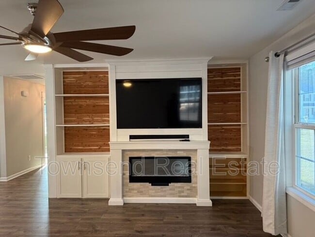 Building Photo - 83 Kotata Ave