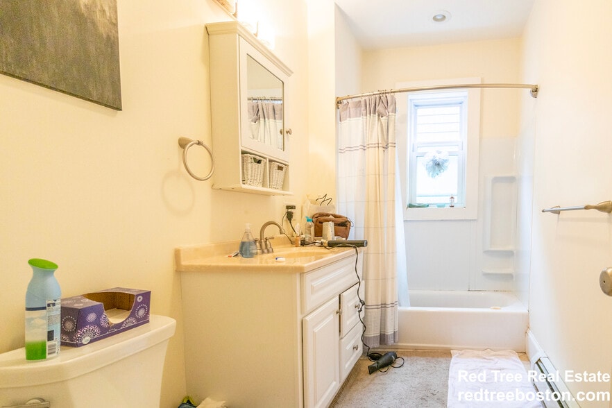 Building Photo - 15 Romsey St