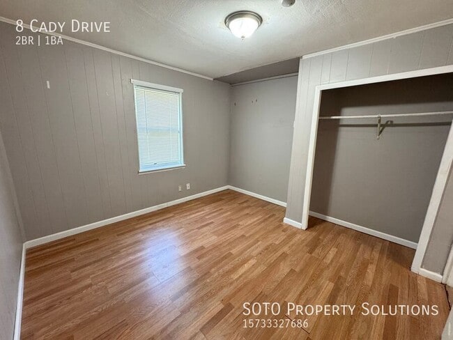 Building Photo - 8 Cady Dr