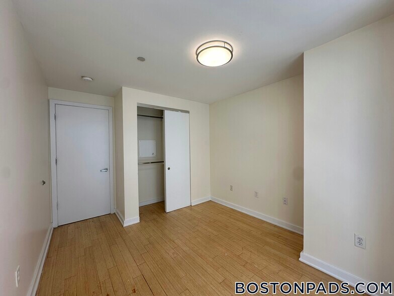 Building Photo - 40 Boylston St