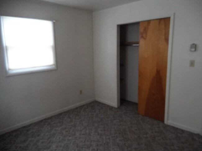 Bedroom - 45 Hays St Apt 9