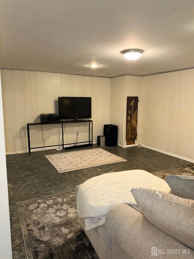 Building Photo - 27 Rector Ave