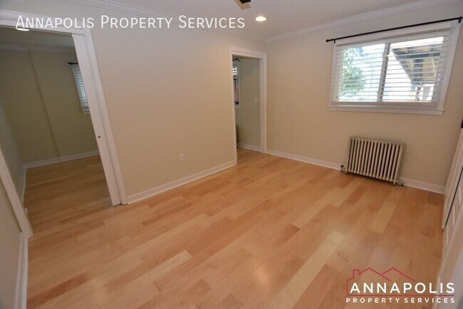 Building Photo - 1204 Breitwert Ave
