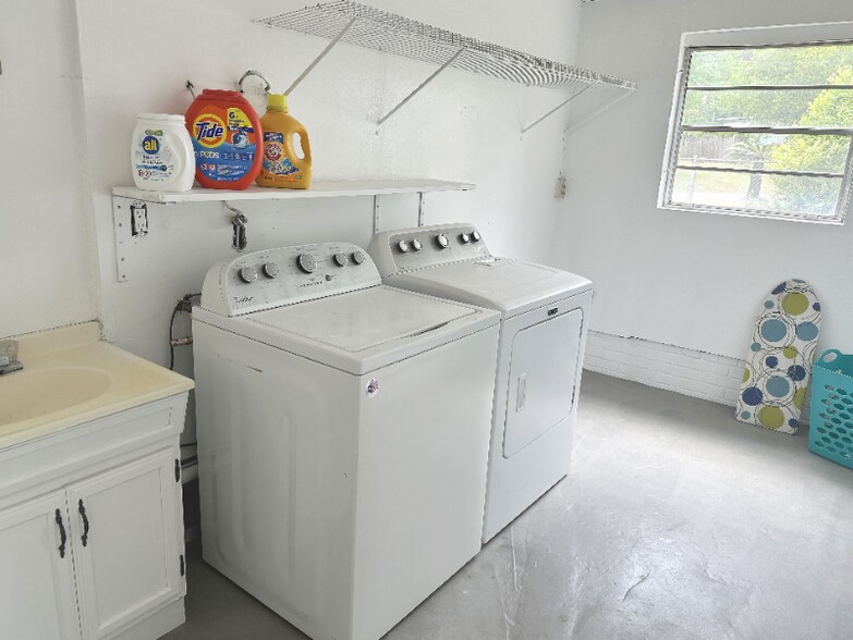 Building Photo - 1118 Brookmont Ave E