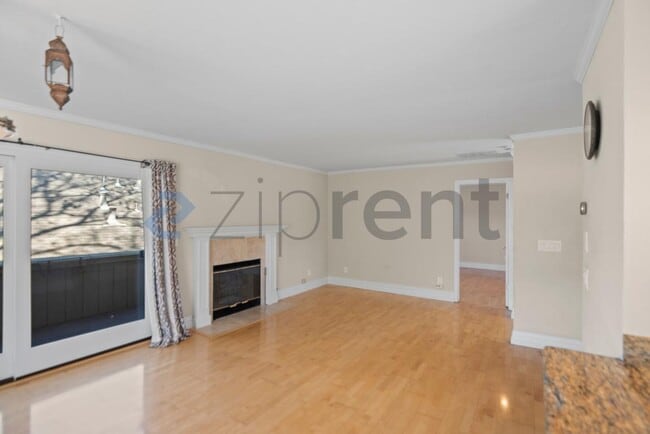 Building Photo - 14541 Oak St