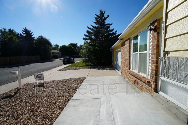 Building Photo - 1155 Fern St