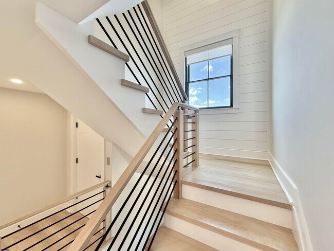 Building Photo - 100 S Frontenac Ave