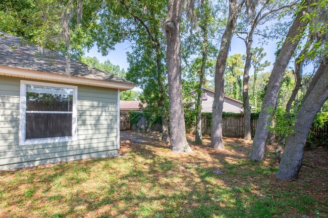 Building Photo - Great Rental in The Valley!