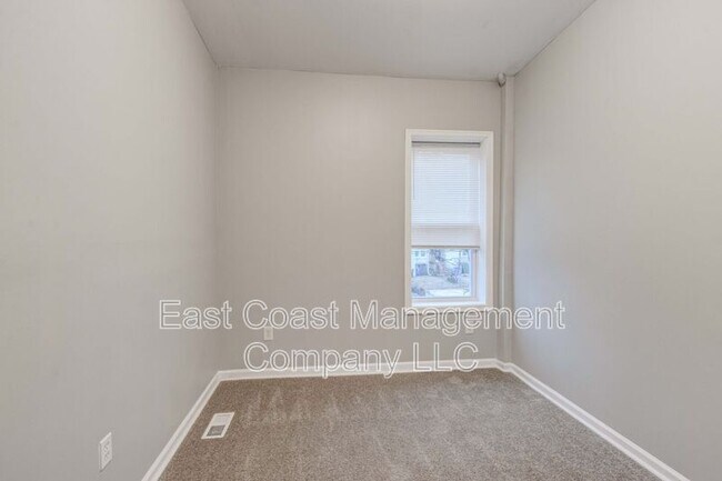 Building Photo - 2854 Oakley Ave