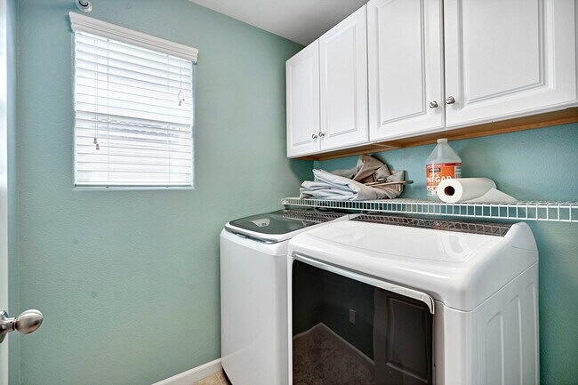 Building Photo - 1446 Sundial Way