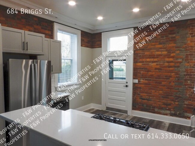 Building Photo - 684 Briggs St