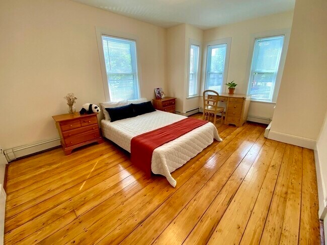 Building Photo - 18 Fisk Plz