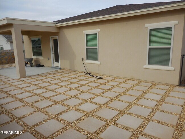 Building Photo - 7316 Glacier Dr