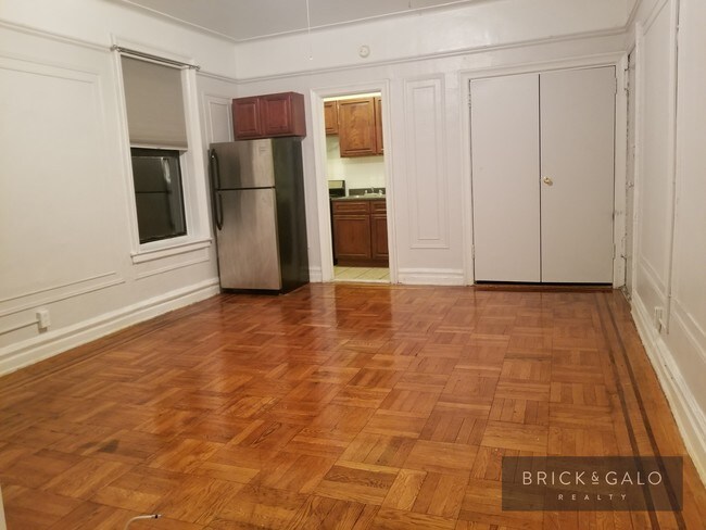 Building Photo - 2110 Westbury Ct