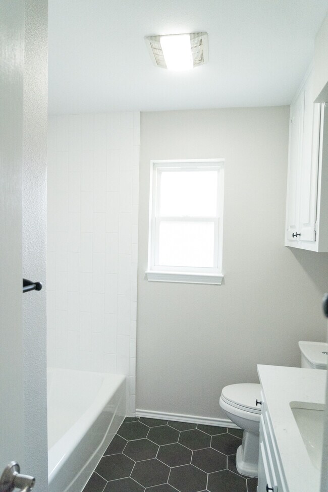 Building Photo - 2861 Panhandle Dr