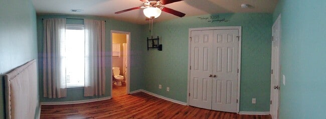 Building Photo - End Unit with Lots of Upgrades!