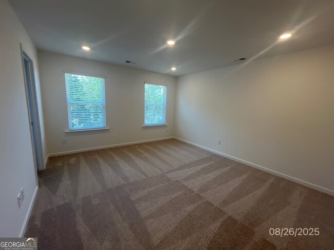 Building Photo - 284 Kenoot Dr