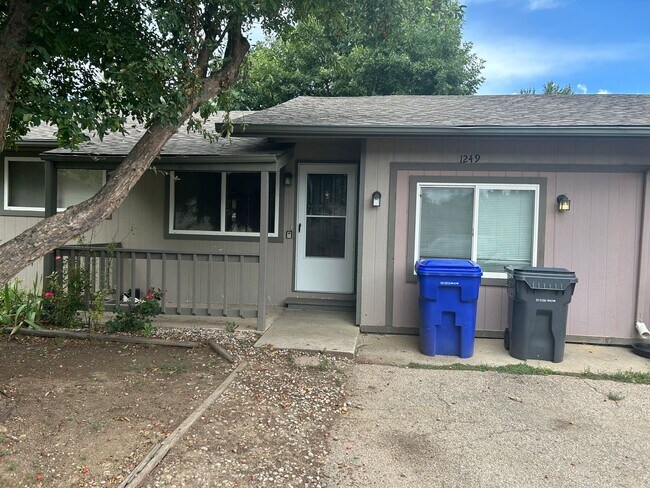 Building Photo - Great Duplex in Loveland
