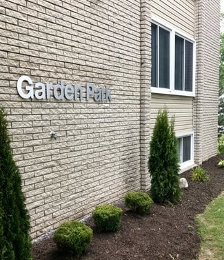 Primary Photo - Garden Park Apartments - 30600 Pardo