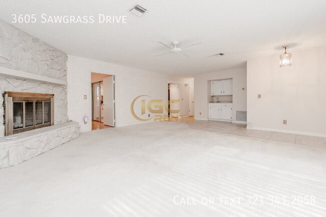 Building Photo - 3605 Sawgrass Dr
