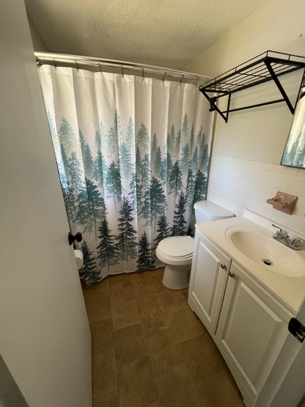 Building Photo - 740 Jenkins St