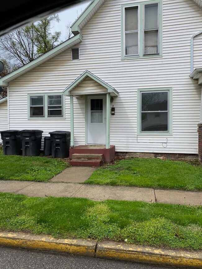 Primary Photo - 1321 Morton St