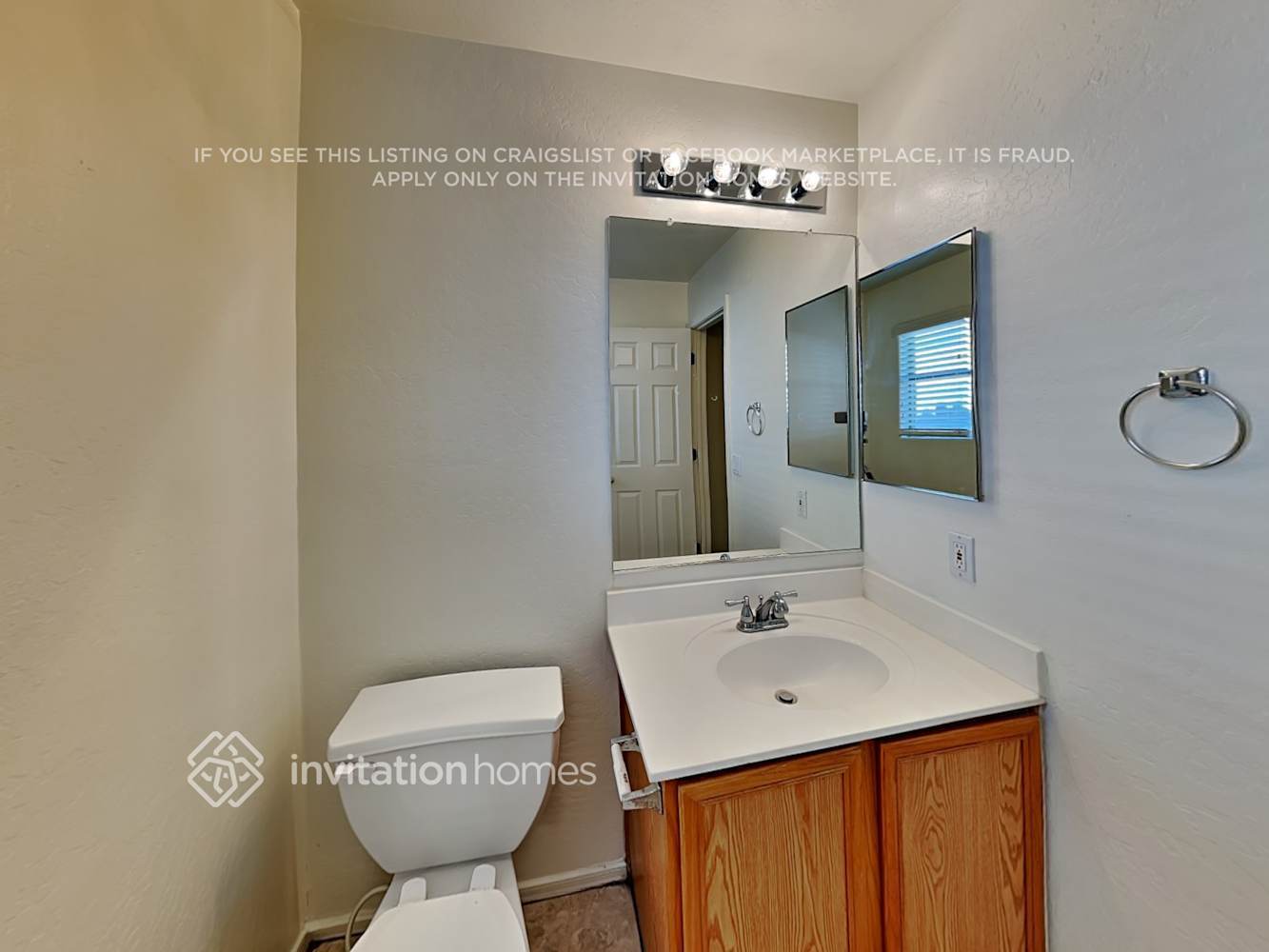 Building Photo - 7106 N 77th Dr