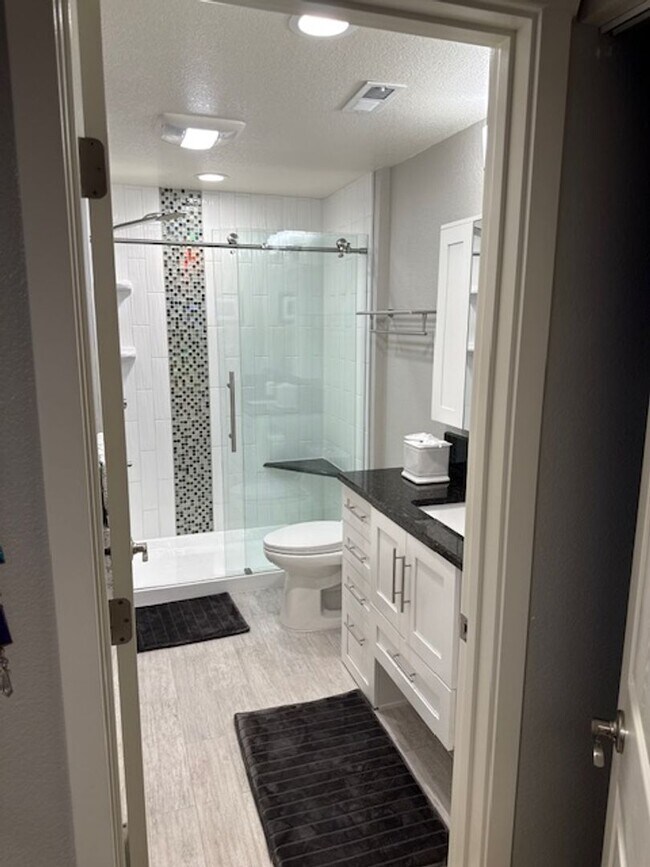 Building Photo - Studio with Den in Private Arvada Home