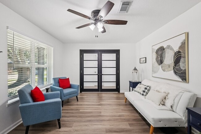 Building Photo - 15322 Torry Pines Rd