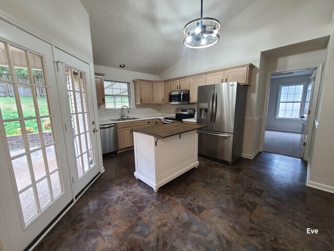 Building Photo - 2733 Airwood Dr