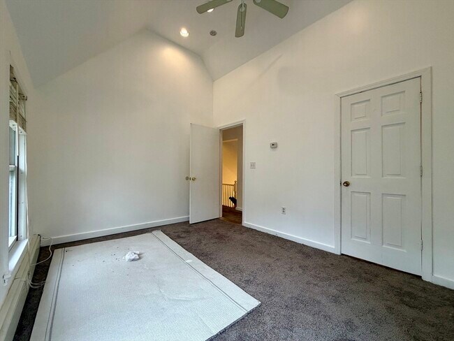 Building Photo - 98 W Spring St