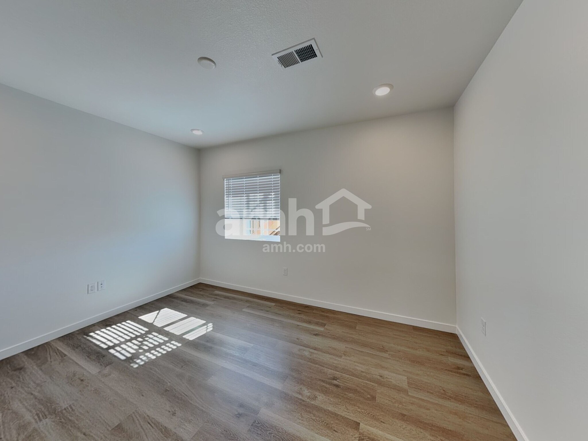 Building Photo - 26126 E Calhoun Pl