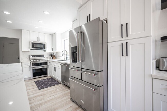 Building Photo - Sun CIty Summerlin 55+, Highly Upgraded, S...