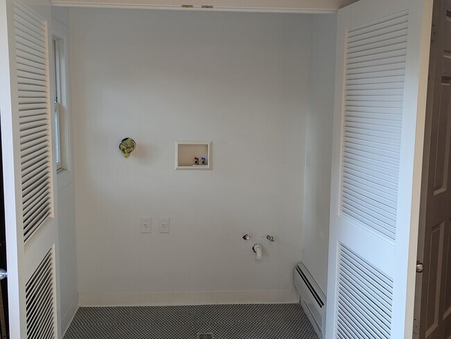 Building Photo - 45 Westcott St