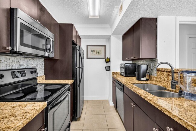 Building Photo - 15680 SW 106th Ln