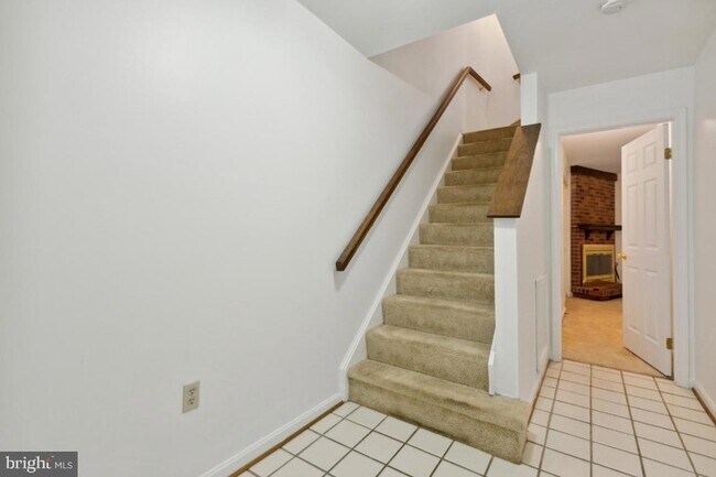 Building Photo - 18221 Fox Chase Cir