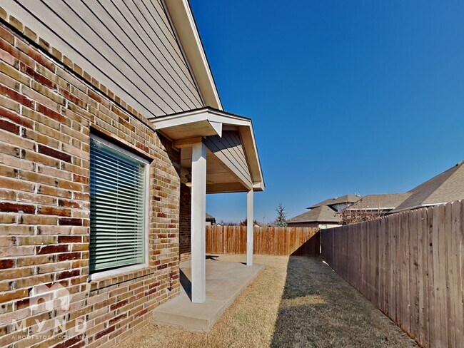 Building Photo - 12924 Firerock Cir