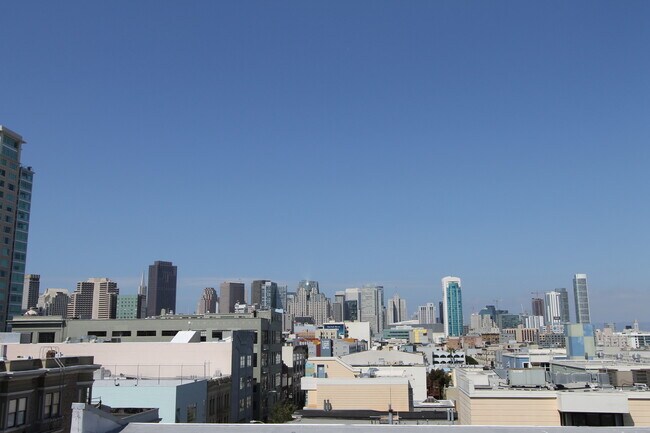 Building Photo - EPIC REA: Spacious Live/Work  Loft in SOMA with Rooftop Views