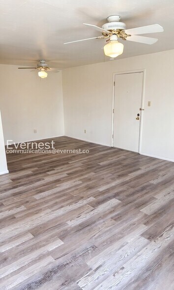 Building Photo - 461 W Yucca Ct