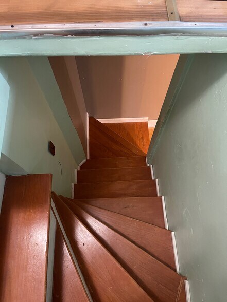 Building Photo - 741 Somerville Ave