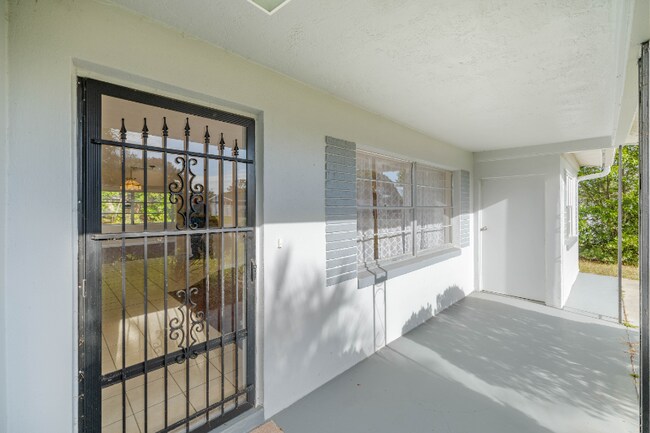 Building Photo - 88 S Adams St