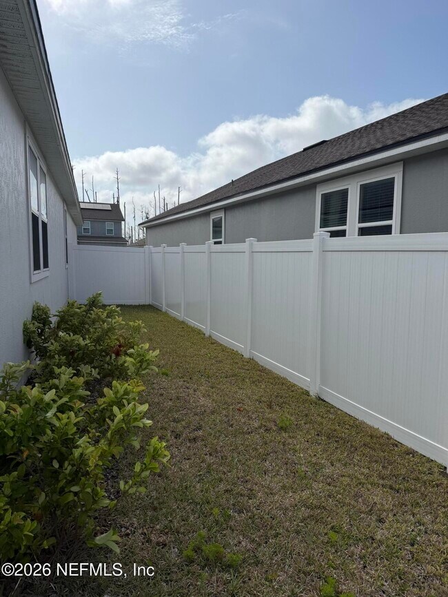 Building Photo - 14695 Macadamia Ln