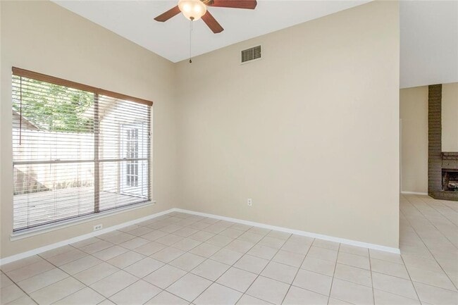 Building Photo - 6903 Foxmont Ln