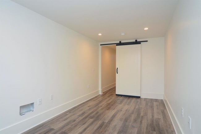 Building Photo - 690 3rd St