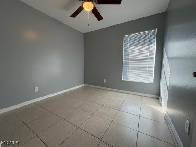 Building Photo - 1242 Ermine St E