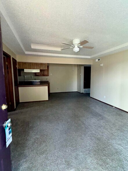 Building Photo - 706 NE 11th St