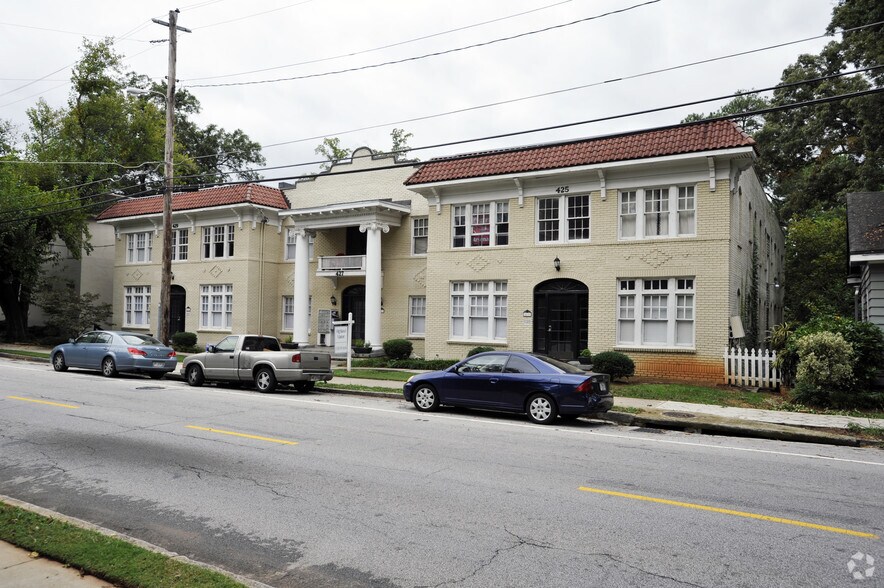 Building Photo - Highland Manor