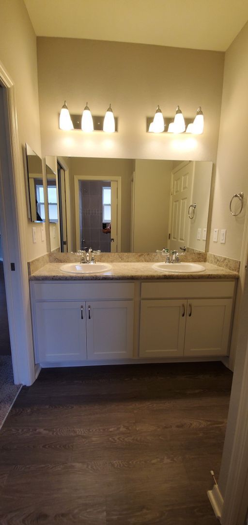 Building Photo - 4-Bedroom, 2.5-Bathroom in Winter Haven